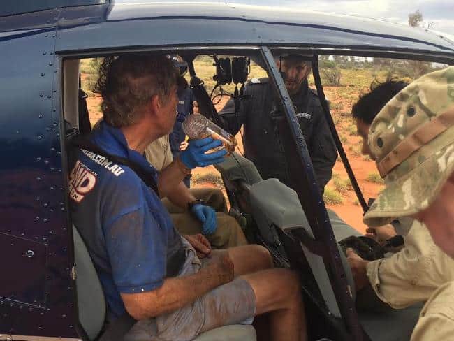MANN ÜBERLEBT IM AUSTRALISCHEN OUTBACK INDEM ER AMEISEN ISST_4