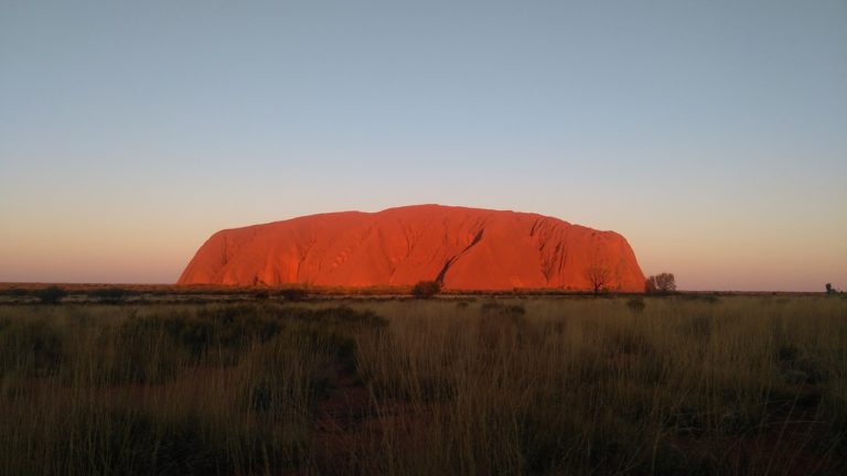 Besuche den Ayers Rock (Uluru) – Den heiligen Felsen Australiens Besuche den Ayers Rock (Uluru) – Den heiligen Felsen Australiens