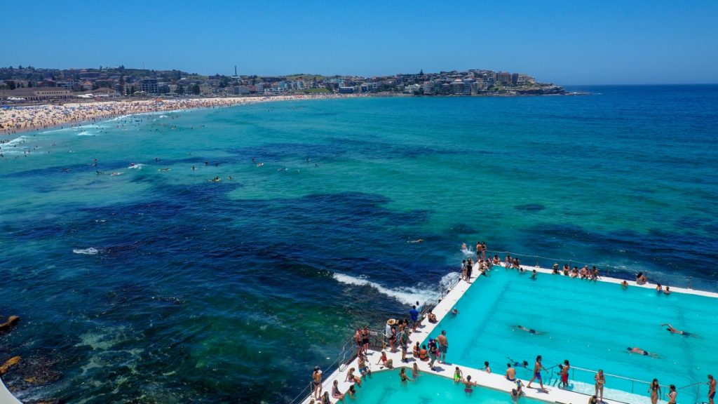 Strände am Bondi Beach mit vielen Badegästen